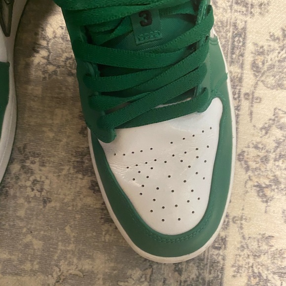 Men’s Jordan 1 low Pine Green - Picture 2 of 5